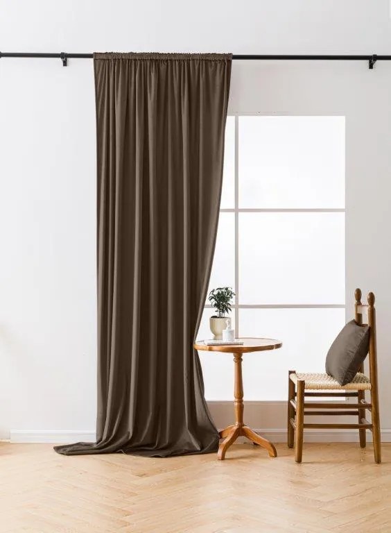 Hnedý zatemňovací záves VELVET 135x250 cm Zavesenie: Riasiaca páska