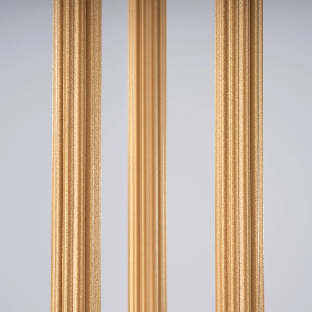 Závesné svietidlo Arche, 3x zlaté kovové tienidlo, o