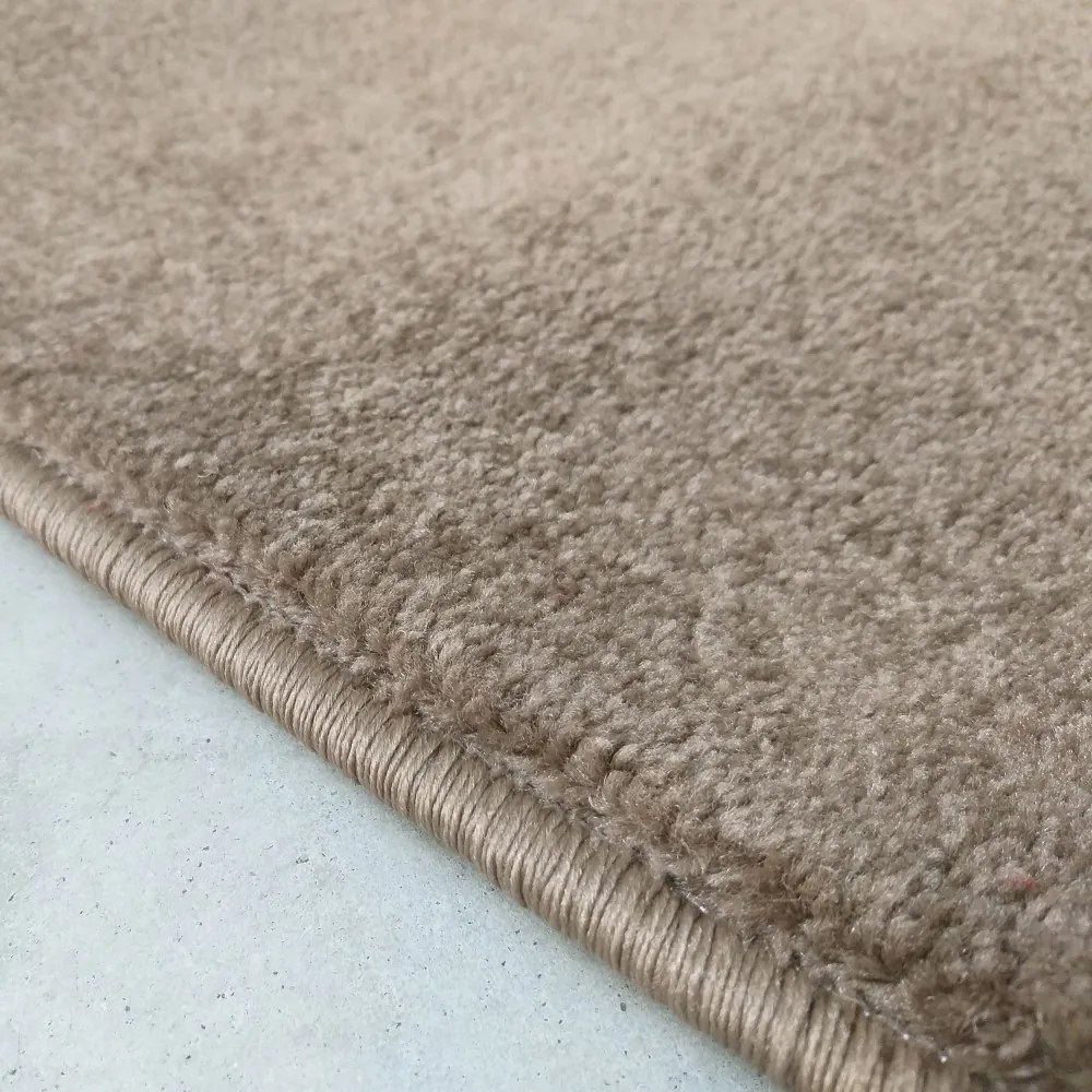 Jednofarebný koberec béžovej farby Šírka: 200 cm | Dĺžka: 300 cm