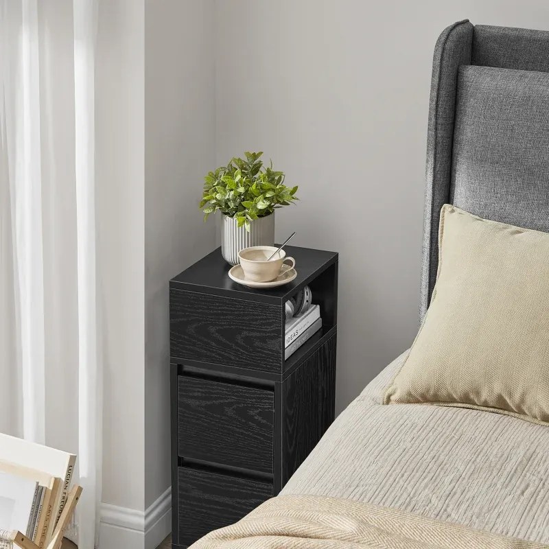 Úzky nočný stolík so zásuvkami, bielený dub