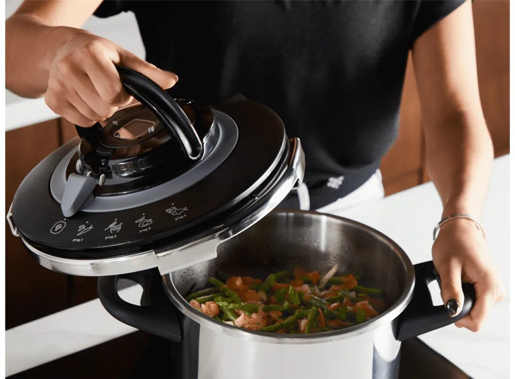 Tlakový hrniec Tefal Clipso+ CHEF 8 l P4551431 Nerezový/Čierny