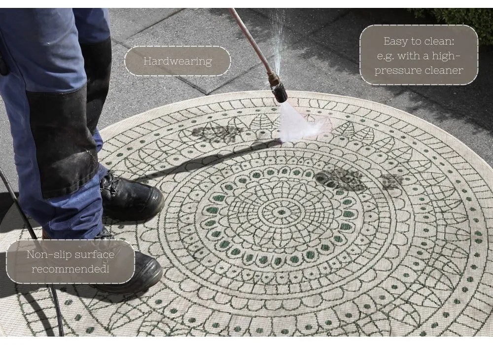 Zelený vonkajší koberec NORTHRUGS Porto, ø 200 cm