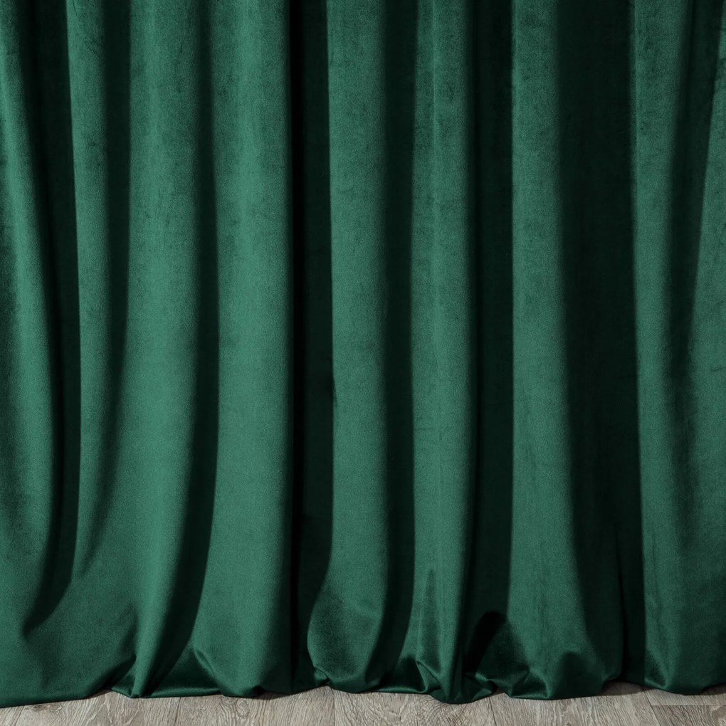 EUROFIRANY ZATEMŇOVACÍ ZÁVES NA KRÚŽKOCH MELANIE 140X250 CM TMAVOZELENÁ