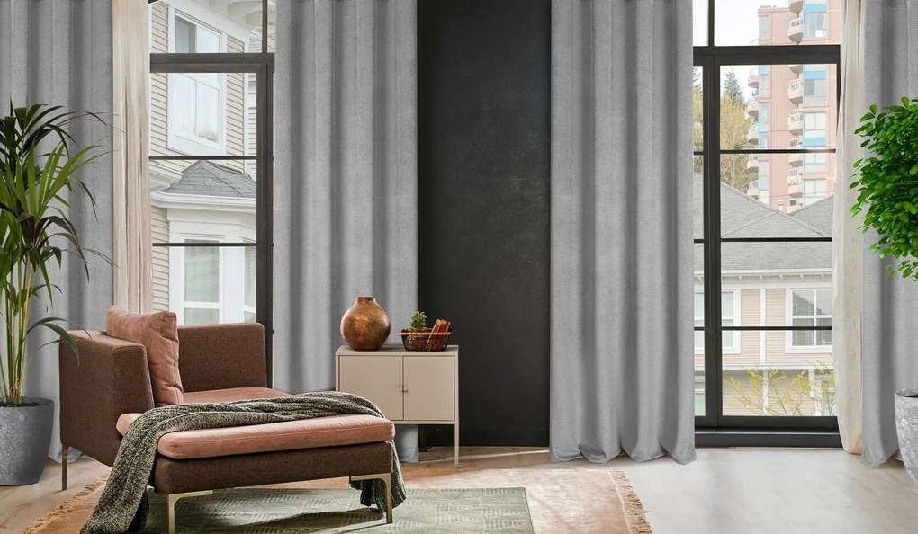 ZATEMŇOVACÍ ZÁVES NA KRÚŽKOCH ELIZA 140X250 CM STRIEBORNÁ