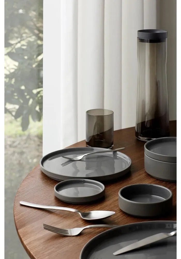 Sivý hrnček na čaj Blomus Pilar, 250 ml