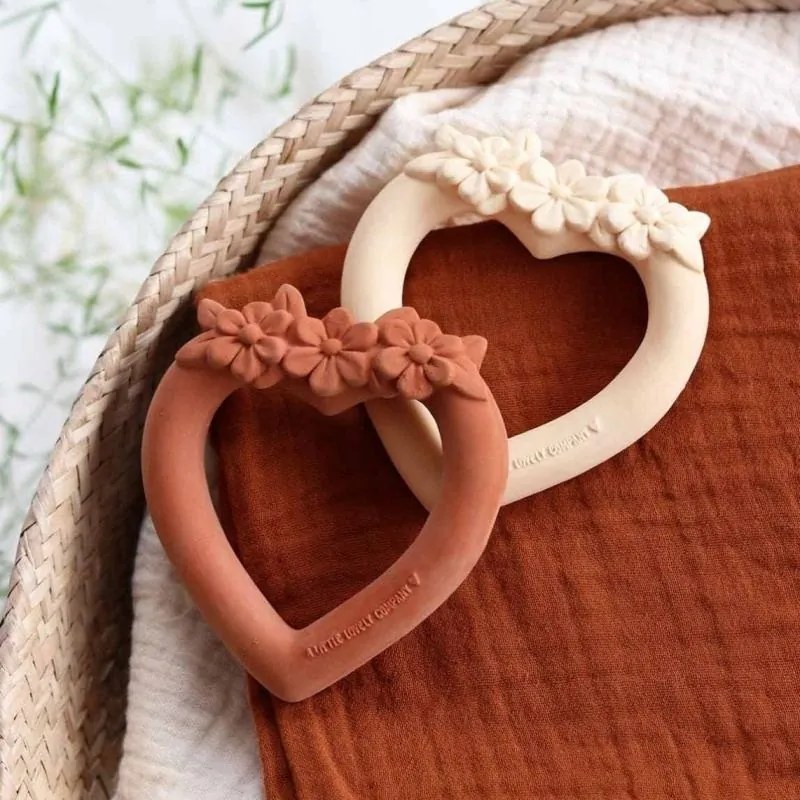 A Little Lovely Company Hryzátko: Srdiečko terracota
