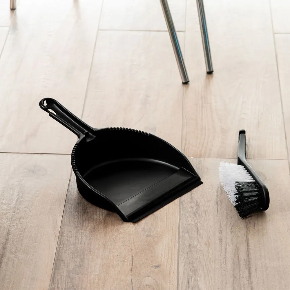 Metlička a lopatka – Addis