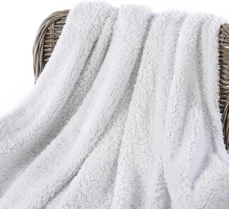 Goldea kvalitná deka z mikrovlákna beránek - svetlo sivá 150 x 200 cm