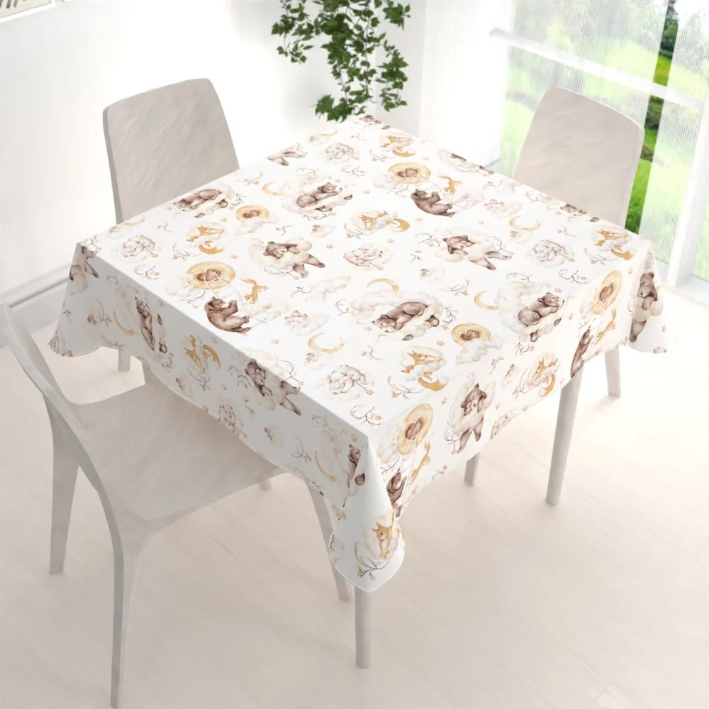 Biante Detský bavlnený štvorcový obrus Sandra SA-456 Medvedíkovia zajačikovia a veveričky v oblakoch na bielom 80x80 cm