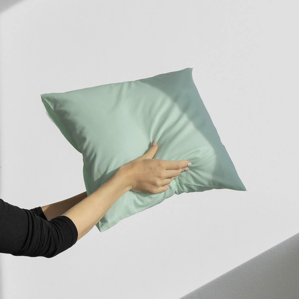 Goldea bavlnená obliečka na vankúš - svetlo mätová 50 x 60 cm