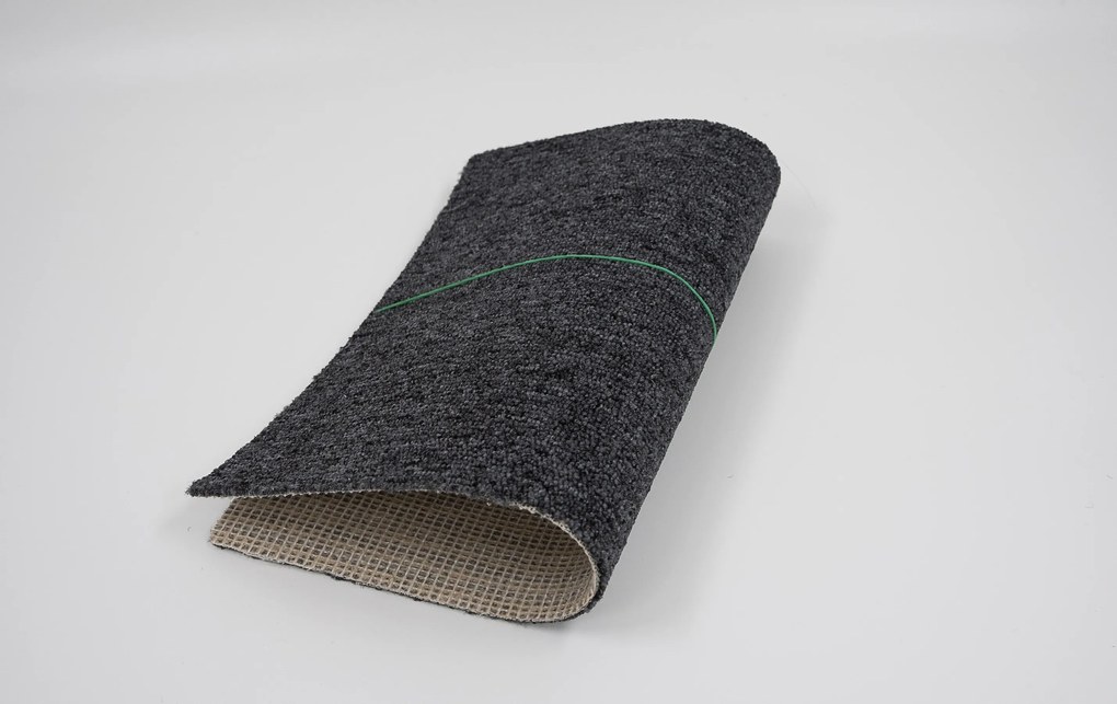 AKCIA: 125x245 cm Koberec metráž Medusa 99, šíře, čierna, ab (mriežka), chodba / predsieň, Associated Weavers