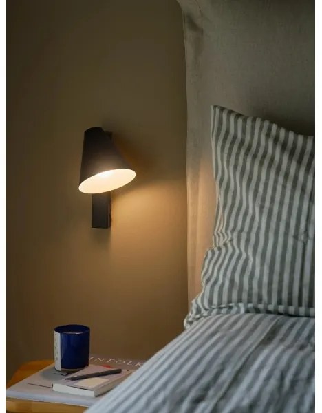 Nordlux - Nástenné svietidlo s USB WILMER 1xE14/40W/230V čierna