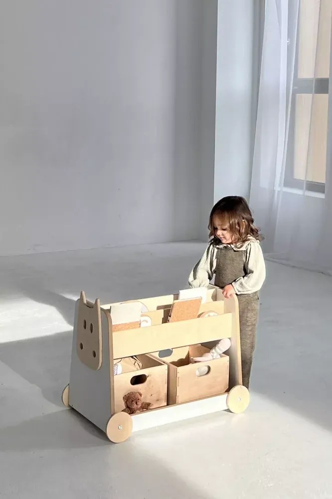 Drevená polica na kolieskach bez boxu