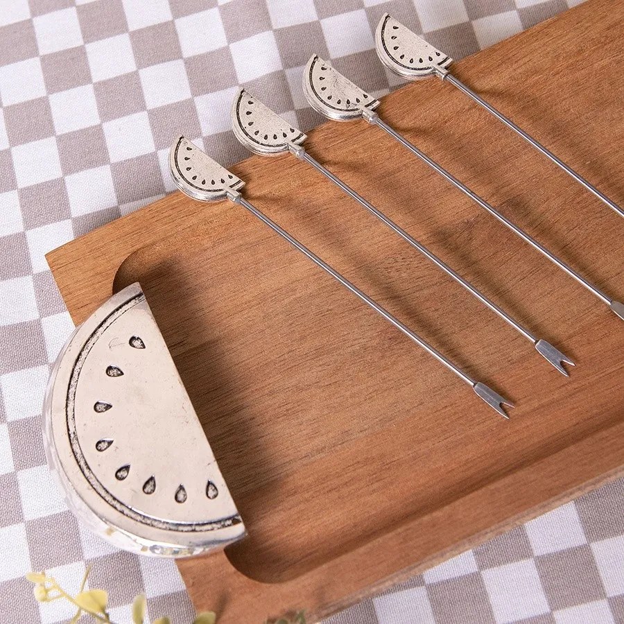 Drevená servírovacia doštička s melónom a špáradlami v darčekovej krabičke - 44*14*4 cm