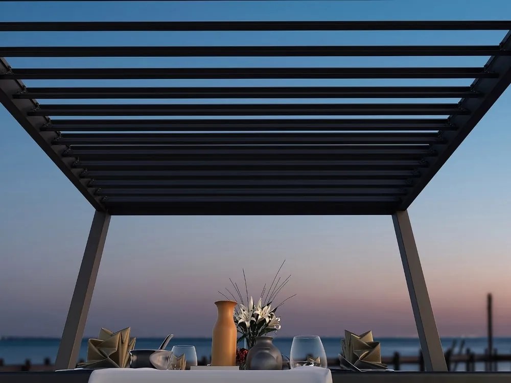 Bioklimatická pergola INTRO NEO 5,3X3m hliník+oceľ, voľne stojaca