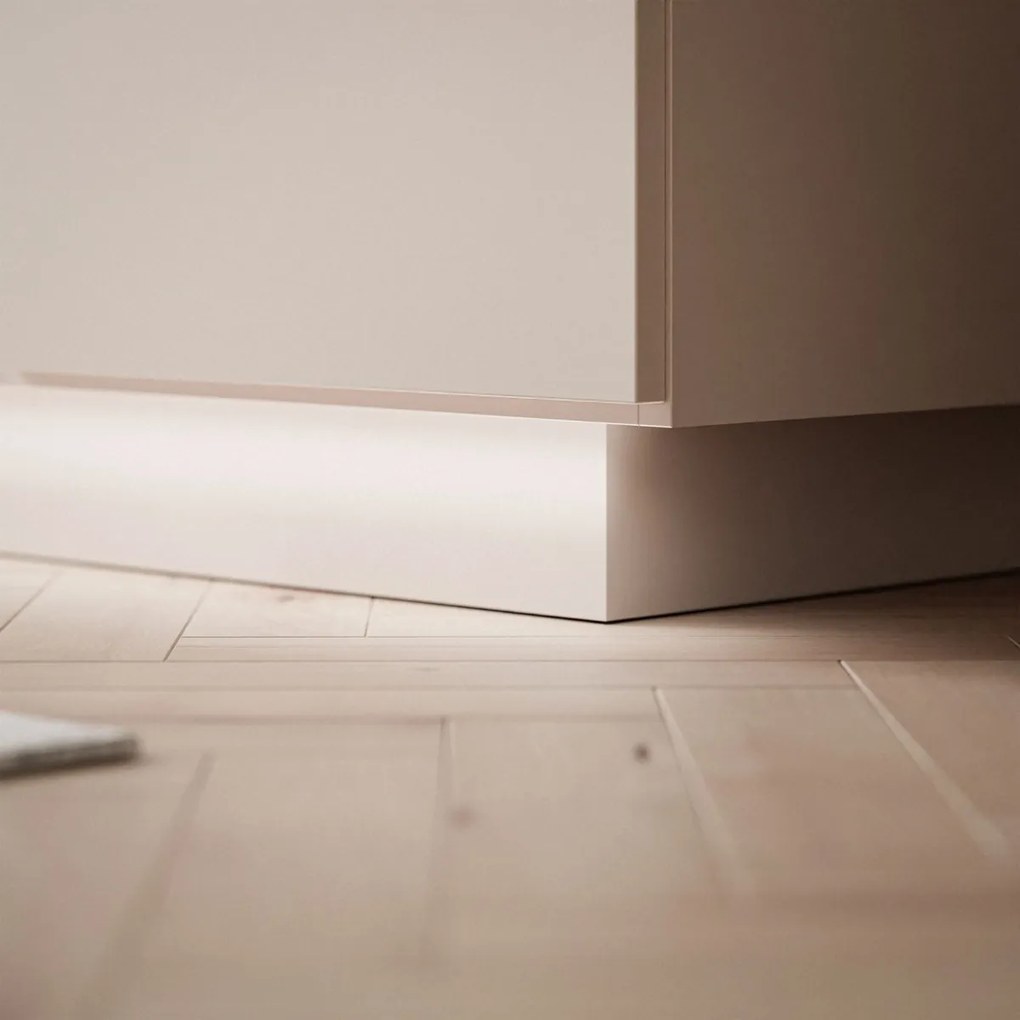 KOMODA MARION 95 cm KAŠMÍR STRIEBORNE ÚCHYTKY LED