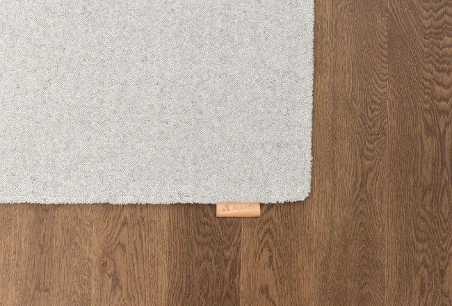 Koberec Agnella Morphic Blooms svetlosivý