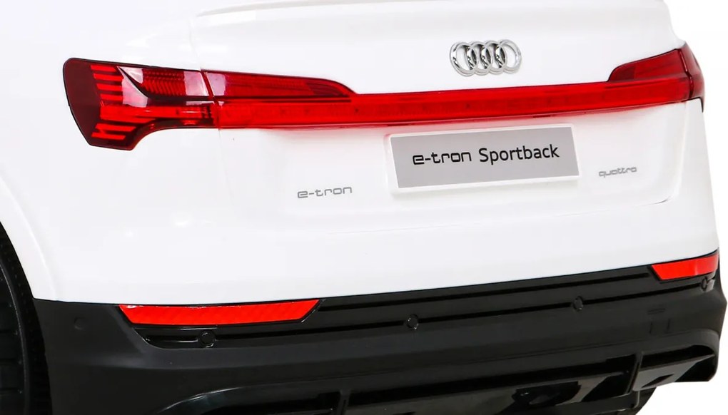 Ramiz Audi E-Tron Sportback pre deti Biela + Pilot + pohon 4x4 + pomalý štart + rádio MP3 + LED