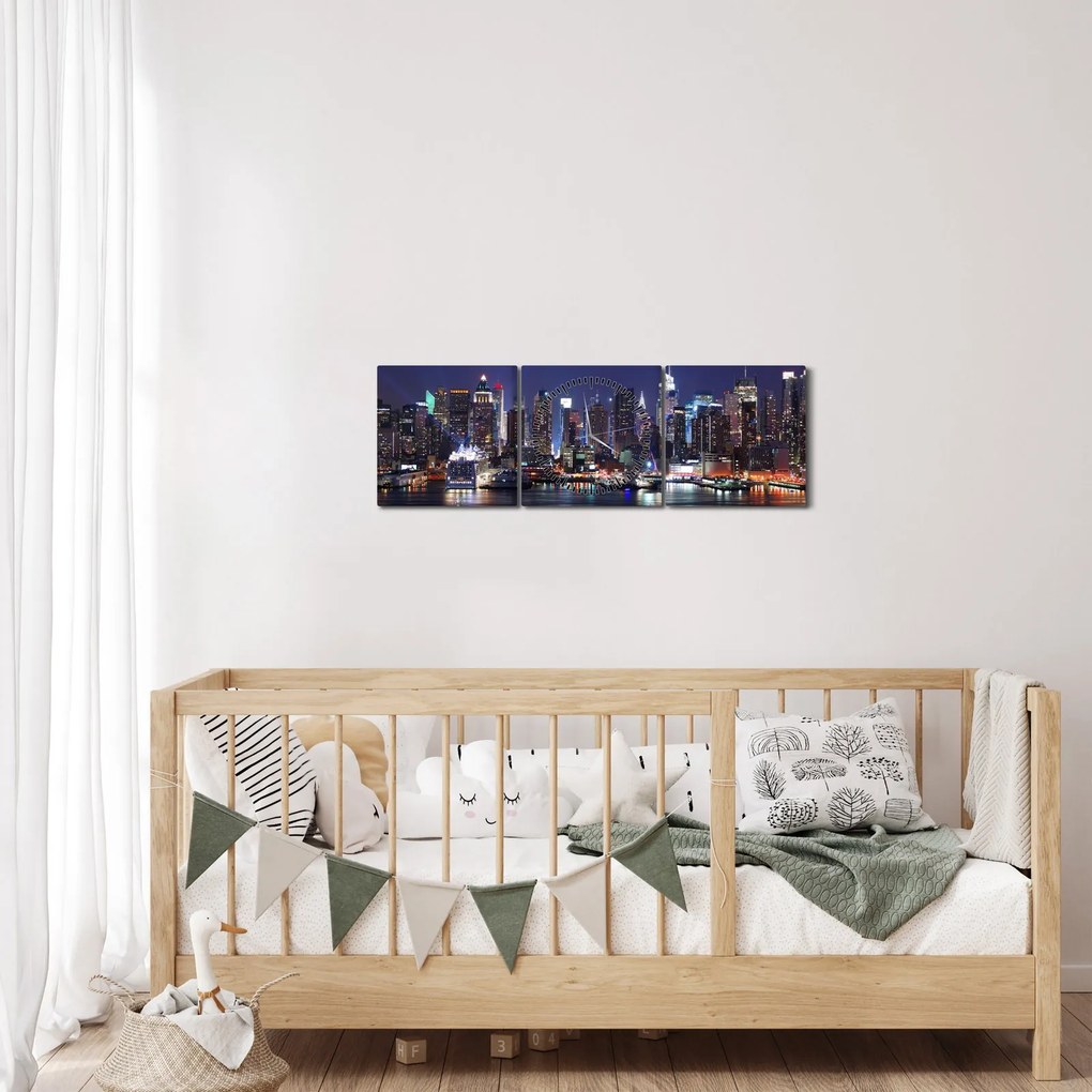 Obraz - Osvetlené New Yorské mrakodrapy (s hodinami) (90x30 cm)