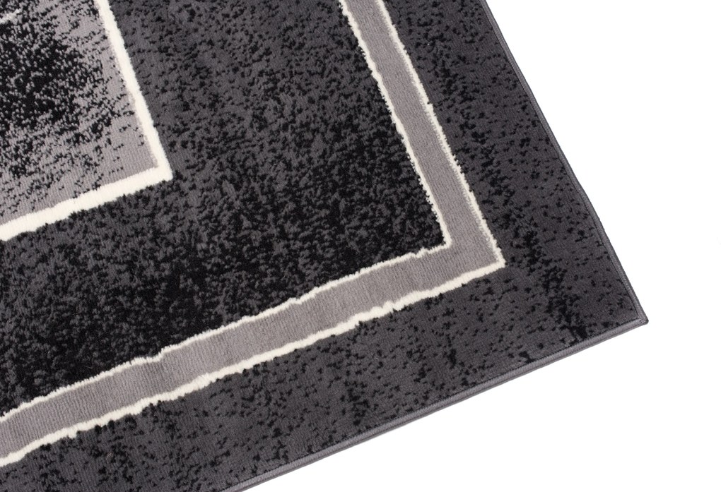 TA Koberec 5118B TMAVO SIVÁ LACNÁ PP CRM Rozmer: 80x500 cm