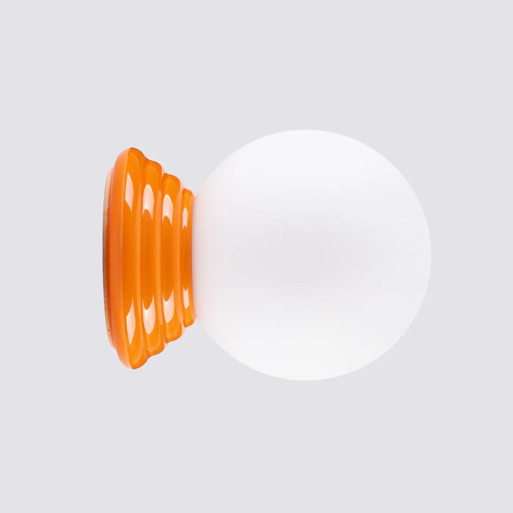 Nástenné svietidlo Zori, 1x biele sklenené tienidlo, or