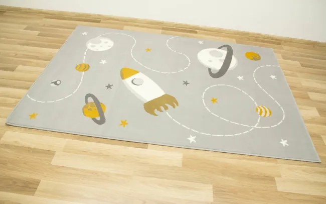 Detský koberec Kids 534547/89945 Mouse, sivý/horčicový, vesmír