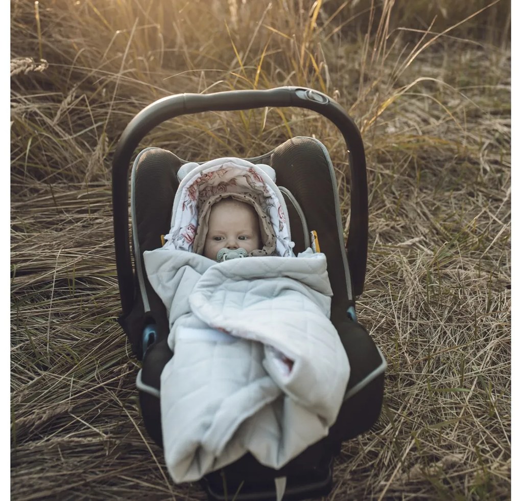Celoročná zavinovacia deka do autosedačky pre bábätko TREŠEŇ SVETLÁ + RUŽOVÁ