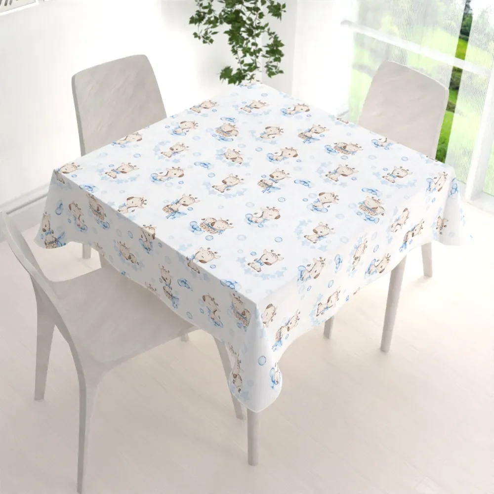 Biante Detský bavlnený štvorcový obrus Sandra SA-443 Modré žirafy na bielom 150x150 cm