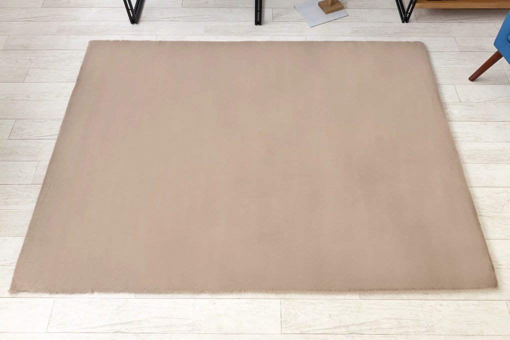 Koberec BUNNY taupe, béžová, imitácia králičej kožušiny Veľkosť: 80x150 cm