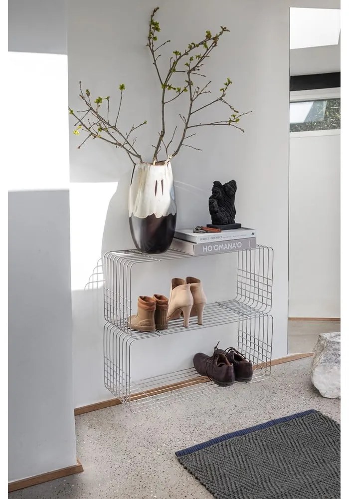 Kovová nástenná knižnica v lesklej striebornej farbe 70x30 cm Wire – Mette Ditmer Denmark