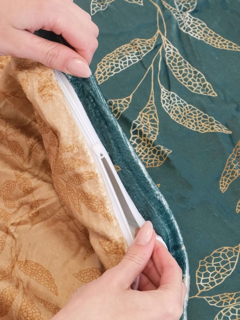 Predĺžené obliečky mikroplyš Digital – Gabriela tmavo zelená