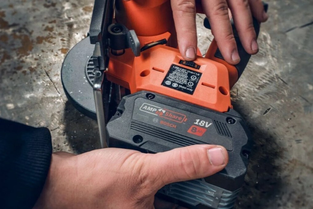 FEIN F-IRON Cut 57 AS Set Kompaktná aku ručná kotúčová píla na kov (18V/2x8,0Ah) 71360462