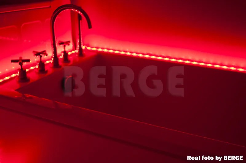 BERGE LED pásik - SMD 5050 - RGB - 5m - 60LED/m - 14,4 W/h - IP65 - s konektorom