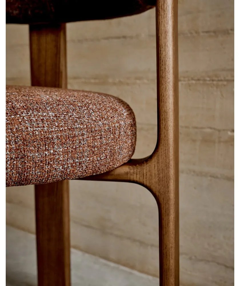 Hnedá jedálenská stolička z jaseňového dreva Granite – Kave Home