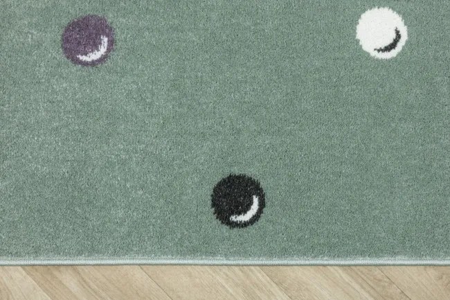 Metrážny koberec Lima C275b zelený / krémový