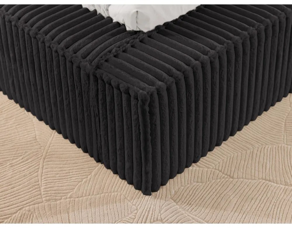 Čierna čalúnená dvojlôžková posteľ s úložným priestorom s roštom 180x200 cm Cloe – Ropez