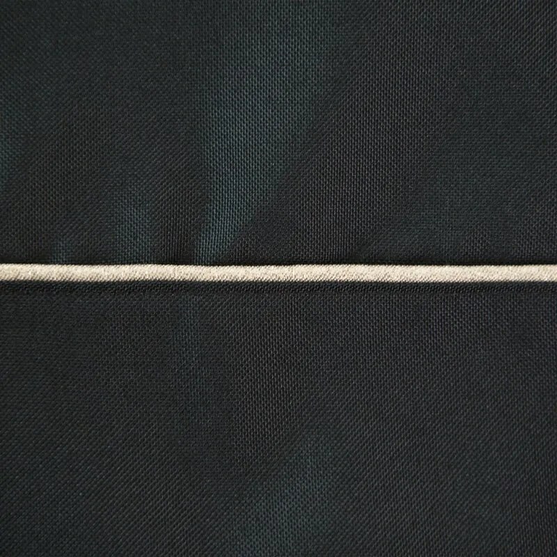 Dekorstudio Elegantný čierny behúň na stôl DORITA so striebornou lemovkou Rozmer behúňa (šírka x dĺžka): 40x200cm