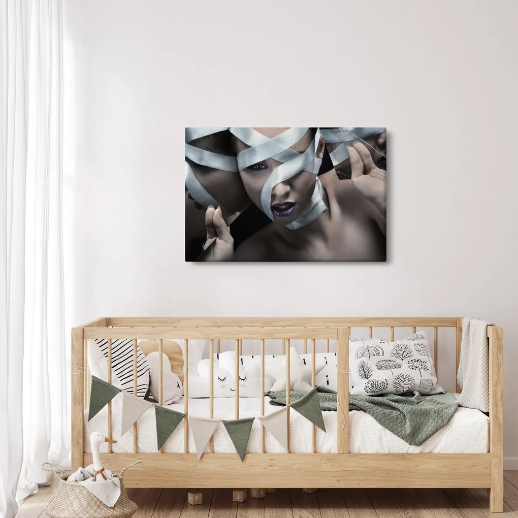 Obraz ženy so stuhou (90x60 cm)