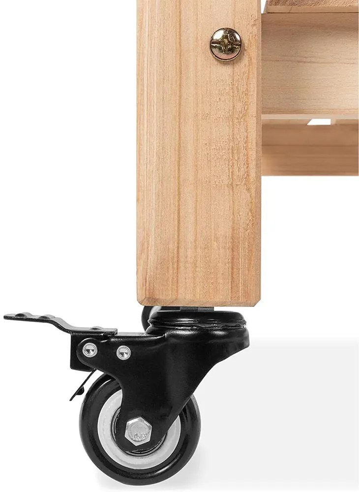 Vyvýšený drevený záhon na kolieskach