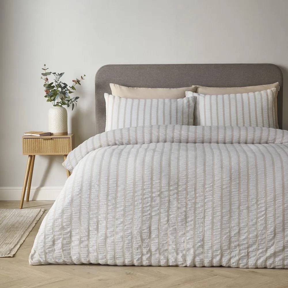 Béžové 3-dielne obliečky na dvojlôžko 200x200 cm So Soft Seersucker Stripe – Catherine Lansfield