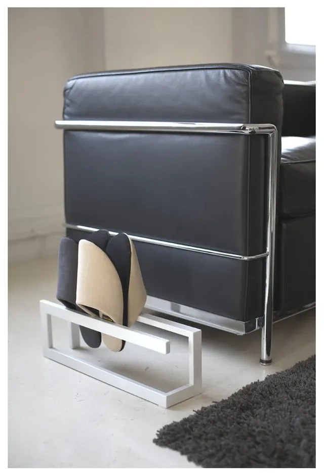 Biely kovový stojan na prezuvky Line – YAMAZAKI