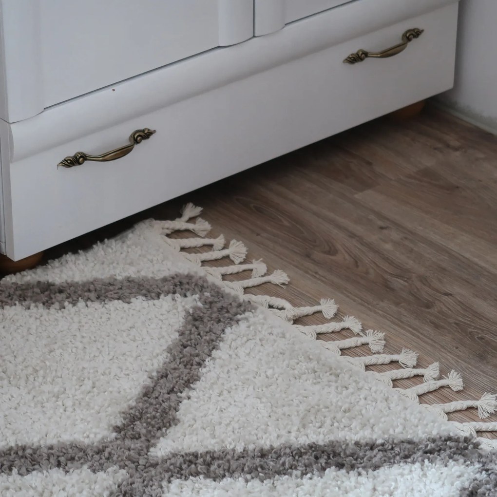 Behúň BERBER TROIK, krémový, strapce