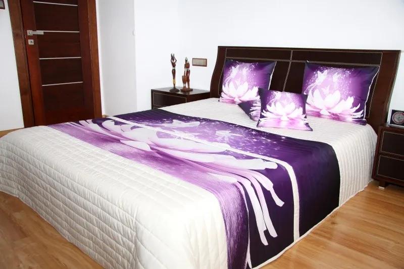 Prehoz na posteľ krémovej farby s motívom fialového kvetu