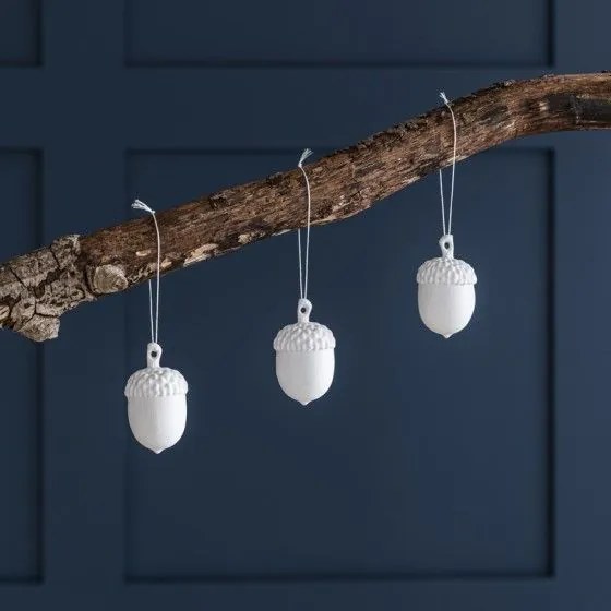 Garden Trading Porcelánová ozdoba Airdrie Acorns – set 3 ks