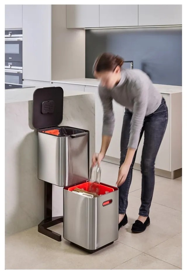 Oceľový odpadkový kôš na triedený odpad v striebornej farbe 40 l Totem Compact – Joseph Joseph