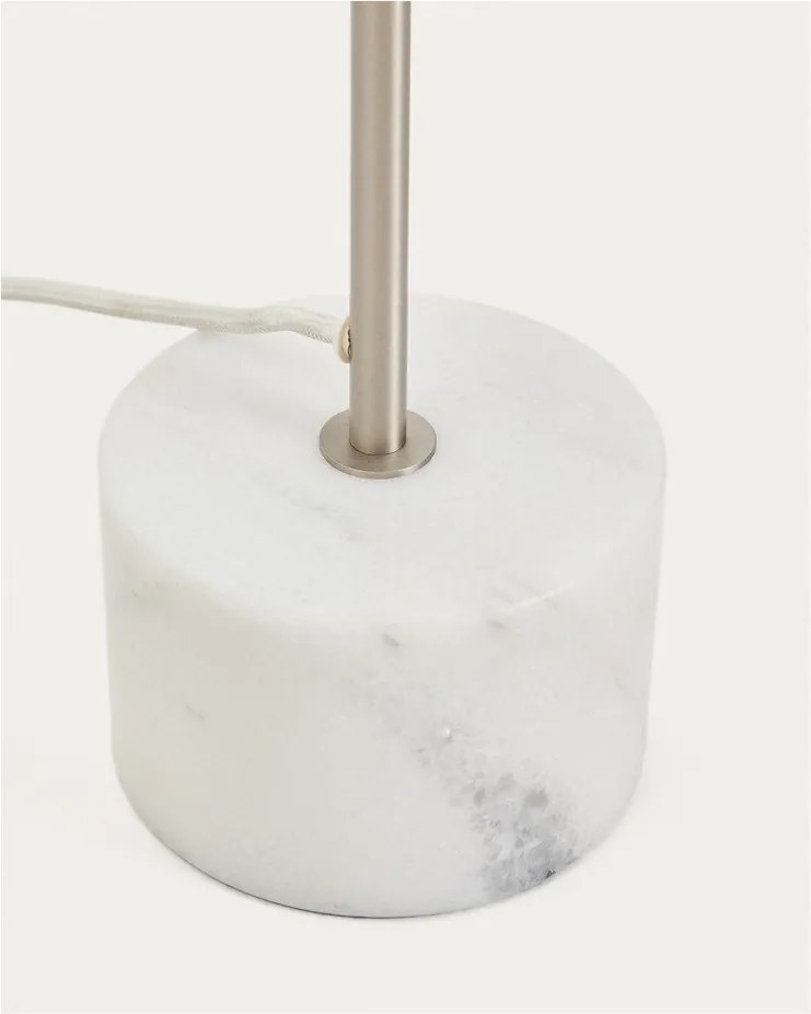 Stojacia lampa v striebornej farbe (výška 121 cm) Lynor – Kave Home