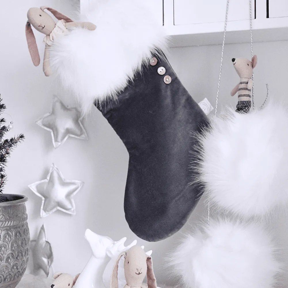 Vianočná pančucha grafitová s bielou kožušinou 42x26cm