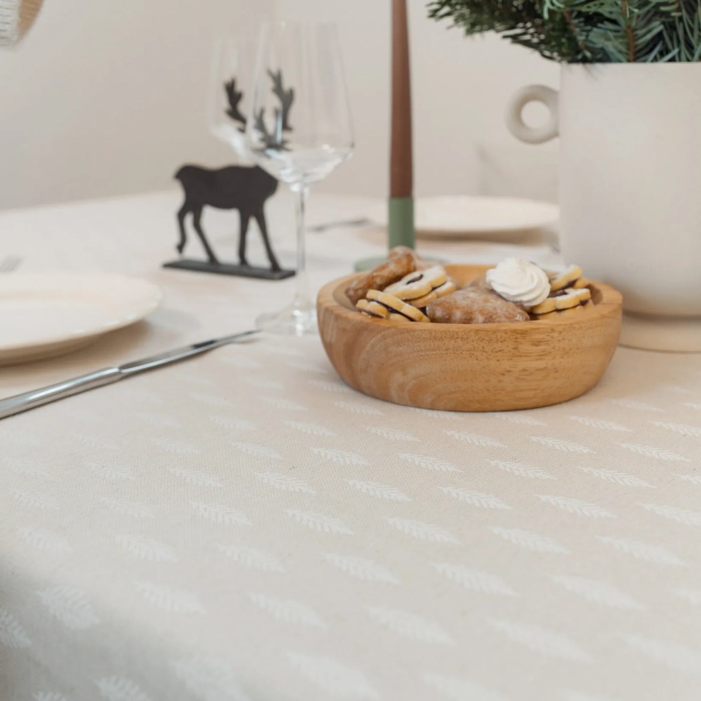 Goldea vianočný hranatý obrus natura – vetvičky na režnej 100 x 140 cm