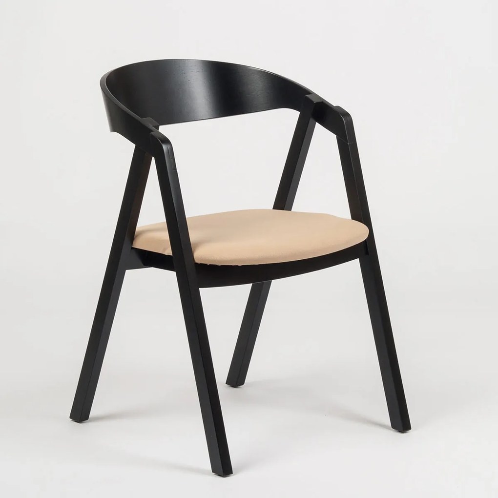 Stima stolička GURU buk s čalúneným sedákom Vyberte odtieň ->: Čierna, Vyberte látku ->: CARABU beige 66