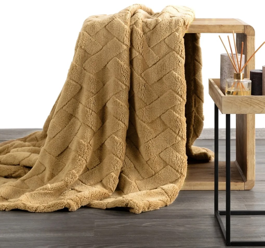 Deka Caro žltá 150x200 cm – hrejivá prešívaná deka na posteľ alebo gauč